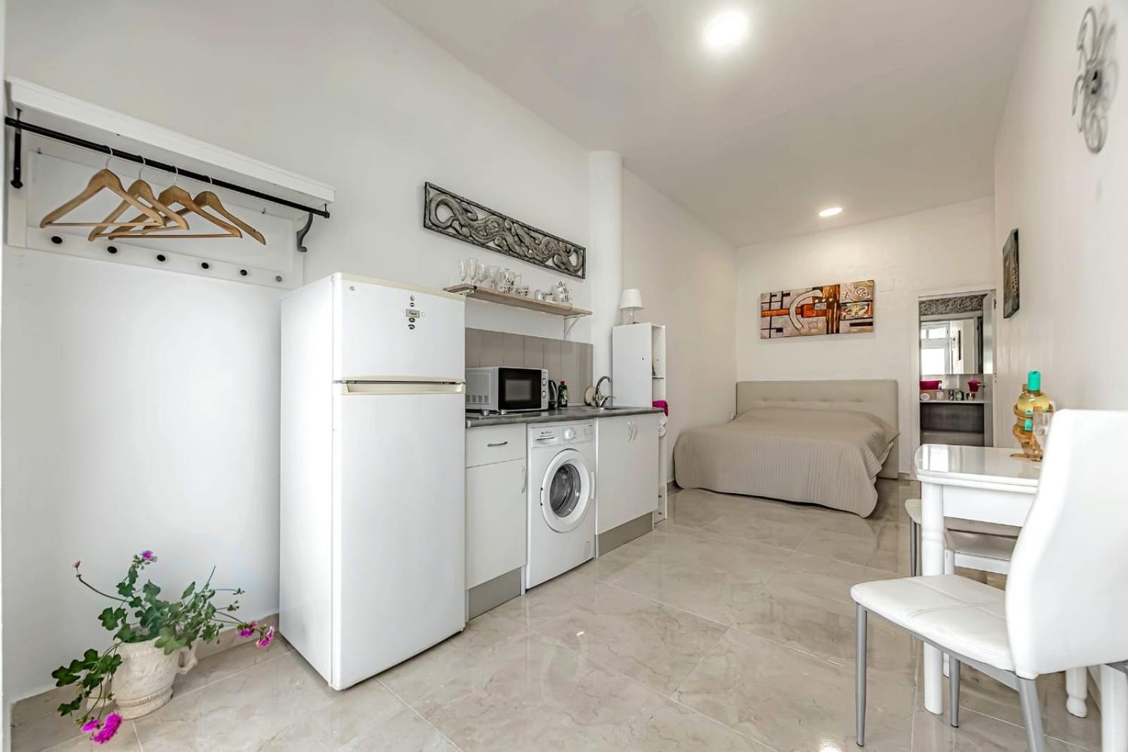 Apartment On Pinta Beach أذيخي المظهر الخارجي الصورة